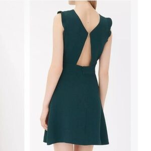 SANDRO FOREST GREEN A-LINE SLEEVELESS V-NECK FLARED EXPOSED BACK‎ W/ GOLD CLASP